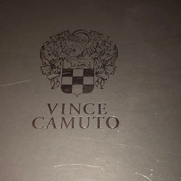 Vince Camuto leather sneakers size 8​​​