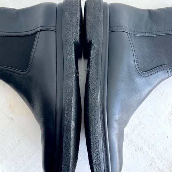 VINCE Litton Water Repellent Chelsea Boot on Black - EUC! - U.S. 8