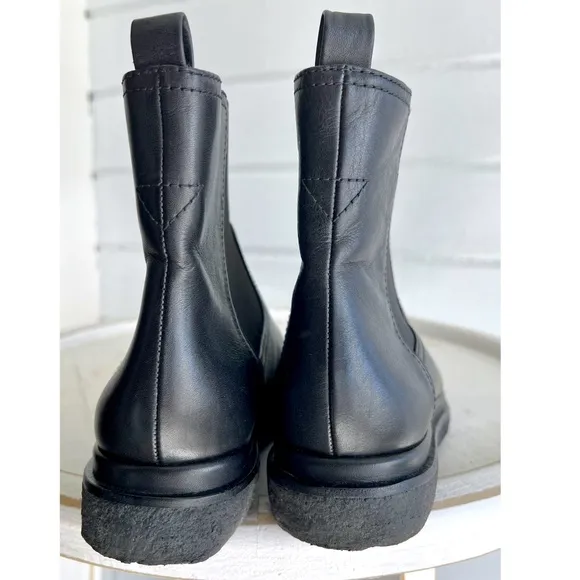 VINCE Litton Water Repellent Chelsea Boot on Black - EUC! - U.S. 8