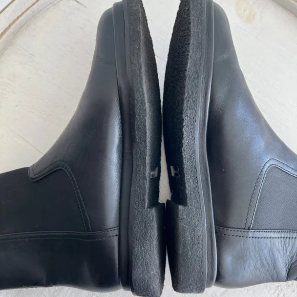 VINCE Litton Water Repellent Chelsea Boot on Black - EUC! - U.S. 8