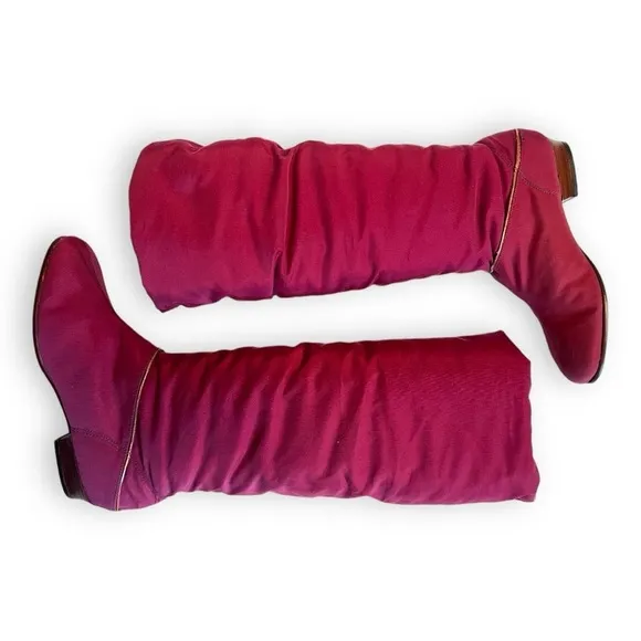 Vintage 1970's down filled maroon red knee high puffer boots pristine condition