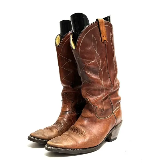 Vintage 1970s women’s rugged brown leather western style heeled cowboy boots