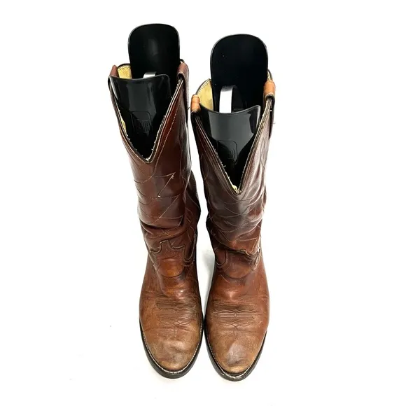 Vintage 1970s women’s rugged brown leather western style heeled cowboy boots