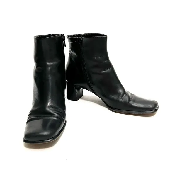 Vintage 1990s black leather square toe zip up It Girl ankle boots