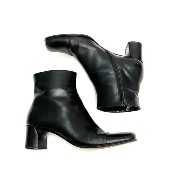 Vintage 1990s black leather square toe zip up It Girl ankle boots
