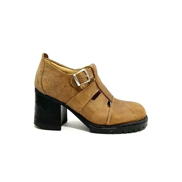 Vintage 1990s tan leather chunky keyhole cutout heeled Mary Jane shoes