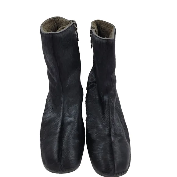 Vintage 50s 60s Black Pony Hair Fur Textured Sole Ankle side Zip Go Go Boots