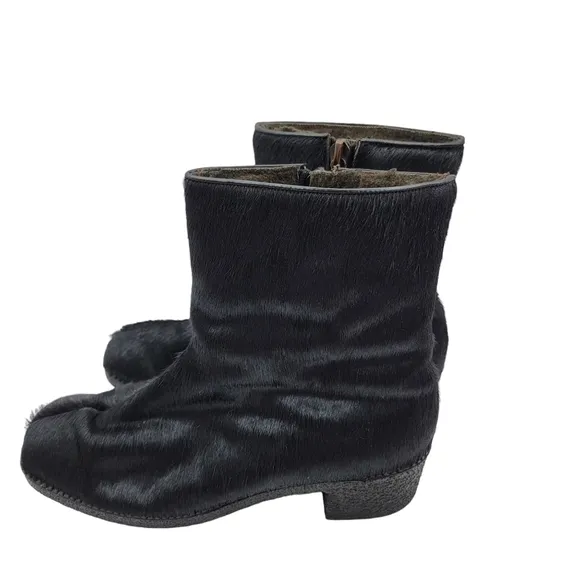 Vintage 50s 60s Black Pony Hair Fur Textured Sole Ankle side Zip Go Go Boots