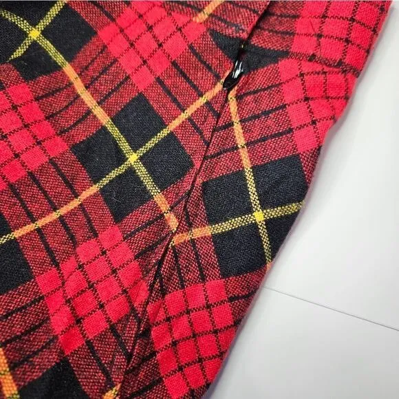 Vintage '70s Cucumber ILGWU Red Tartan Plaid Wool Midi A-Line Swing Skirt 9/10
