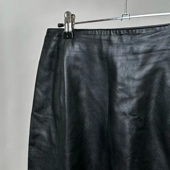 VINTAGE 90S BLACK GENUINE LEATHER MINI SKIRT SOPHISTICATED MINIMAL SIZE-8