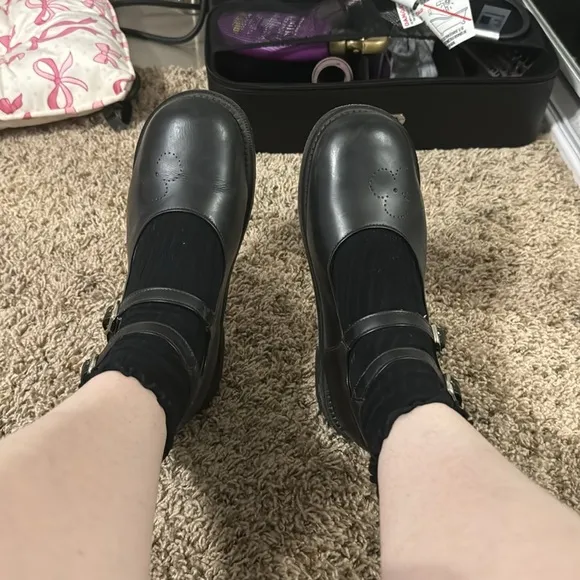 Vintage Classic Black Mary Jane Shoes with Flower