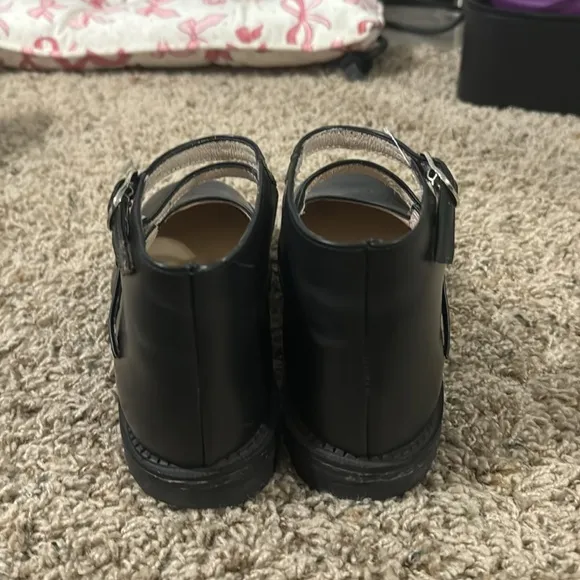 Vintage Classic Black Mary Jane Shoes with Flower