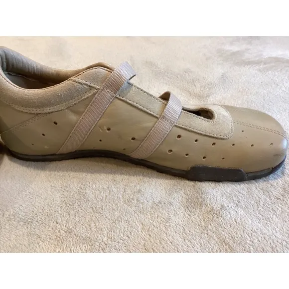 Vintage Diesel &quot;Doll&quot; Womens Leather Sneaker Size Womens US 7.5, UK 5.5, EU 38