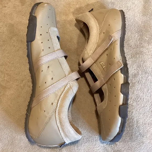 Vintage Diesel &quot;Doll&quot; Womens Leather Sneaker Size Womens US 7.5, UK 5.5, EU 38