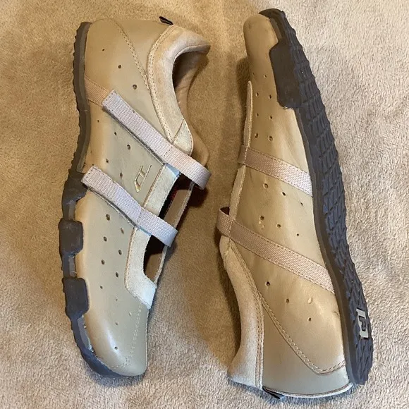Vintage Diesel &quot;Doll&quot; Womens Leather Sneaker Size Womens US 7.5, UK 5.5, EU 38
