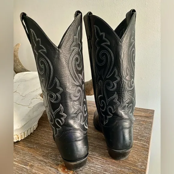 Vintage Justin’s Black Western Cowboy Boots Men’s 7.5 3E / Women’s 9 or 9.5