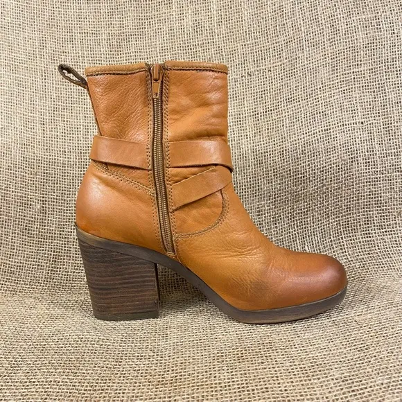 Vintage Lucky brand booties boots zip up buckle tan leather sz  9M