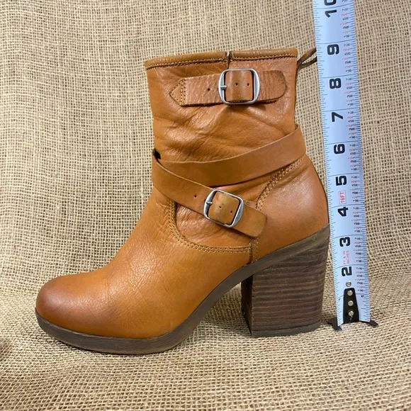 Vintage Lucky brand booties boots zip up buckle tan leather sz  9M