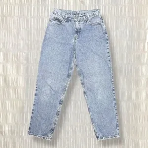 Vintage New York Women’s Relaxed Fit Petite Blue Denim Jeans - Size 4