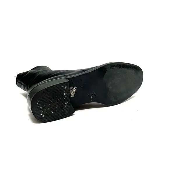 Vintage Y2K womens super soft black leather zip up ankle boots