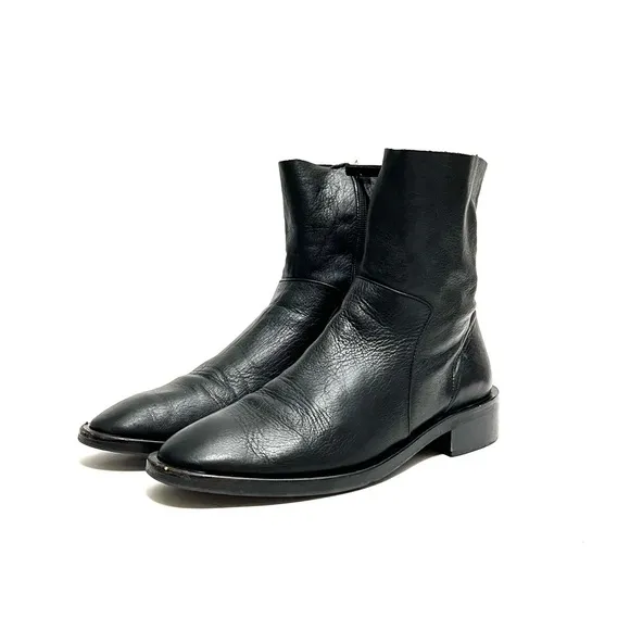 Vintage Y2K womens super soft black leather zip up ankle boots