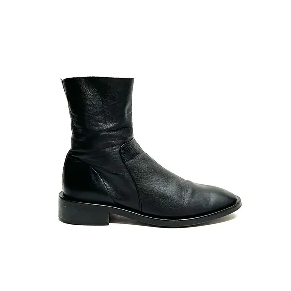 Vintage Y2K womens super soft black leather zip up ankle boots