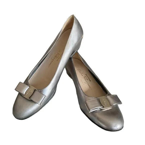Vintage Salvatore Ferragamo Silver Flat Shoes -Sz 8 1/2