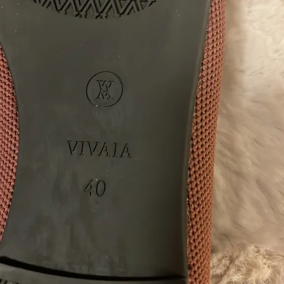 Vivaia Brown &amp; Cream Flat Slip On Shoes Sz 40 New Without Tags