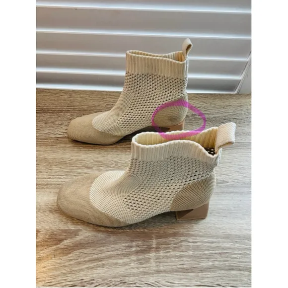 Vivaia Square-Toe Perforated Heeled Melissa Boots Cream Ivory Women's Size 35