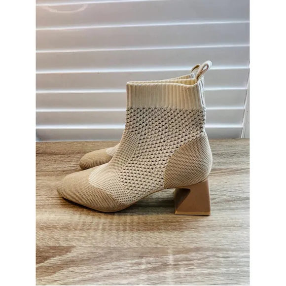 Vivaia Square-Toe Perforated Heeled Melissa Boots Cream Ivory Women's Size 35