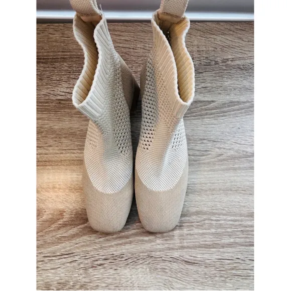 Vivaia Square-Toe Perforated Heeled Melissa Boots Cream Ivory Women's Size 35