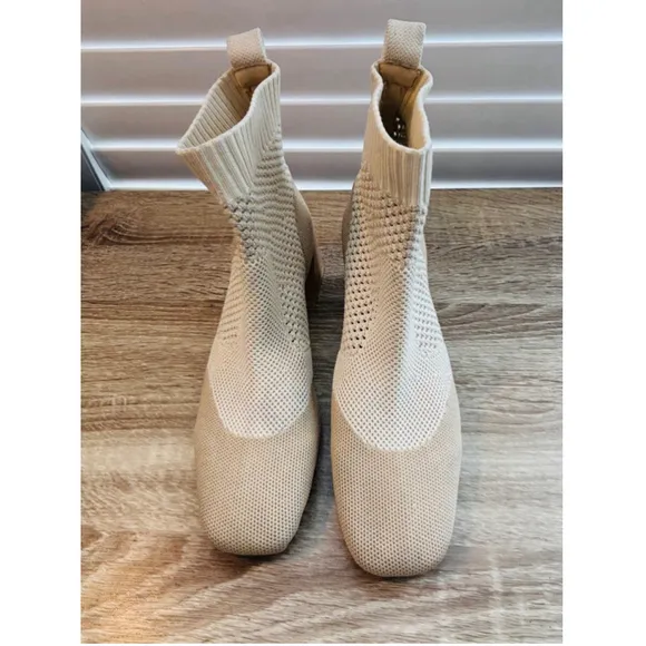 Vivaia Square-Toe Perforated Heeled Melissa Boots Cream Ivory Women's Size 35