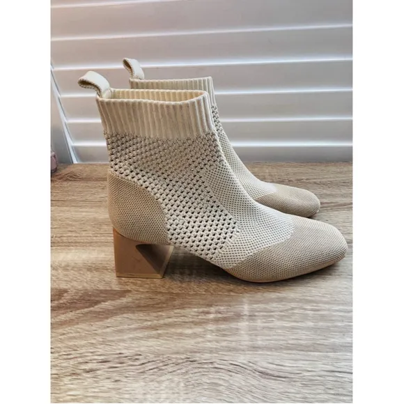 Vivaia Square-Toe Perforated Heeled Melissa Boots Cream Ivory Women's Size 35