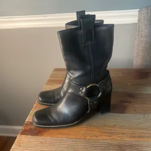 Vtg Aerosoles Black Leather Harness Moto Boots Square Toe Heel Size 5.5