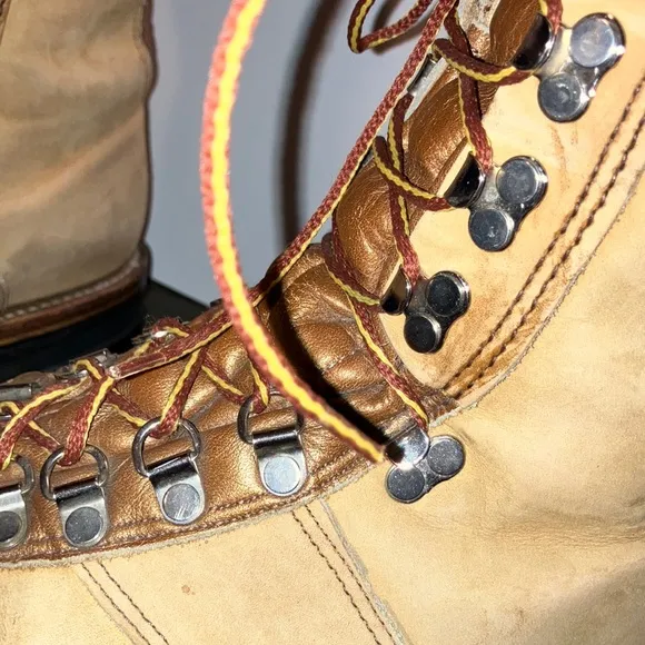 Vtg Chippewa USA Tan and Brown Leather Boots High-Top Design - New Sole