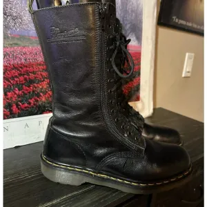 VTG Dr. Martens 9733 England black 14 Eye Double Zipper Boots UK 8 Uni Sex