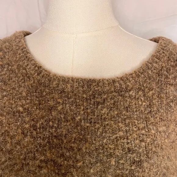 Willow &amp; Clay Camel Sweater - Size L