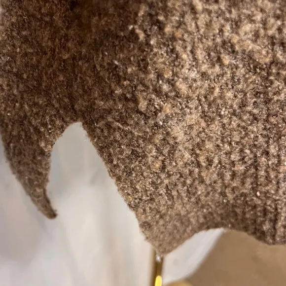 Willow &amp; Clay Camel Sweater - Size L