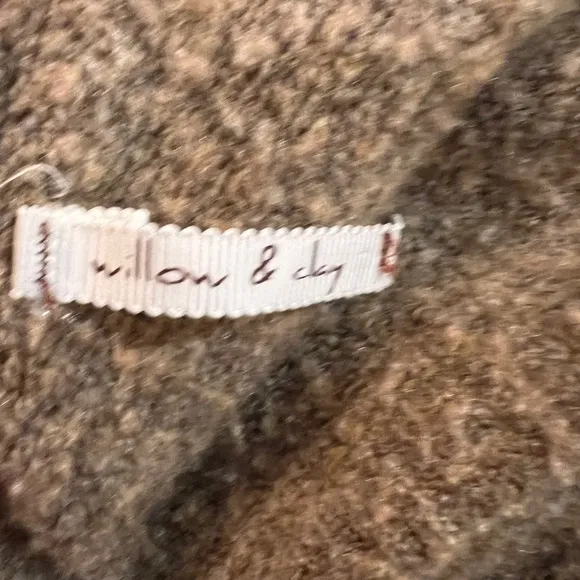 Willow &amp; Clay Camel Sweater - Size L