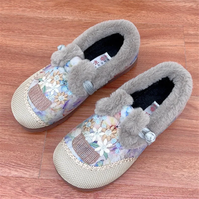 Winter New Chinese Style Embroidered Mom Shoes, Plush & Thickened Warm Women's Cotton Shoes, Beijing Style