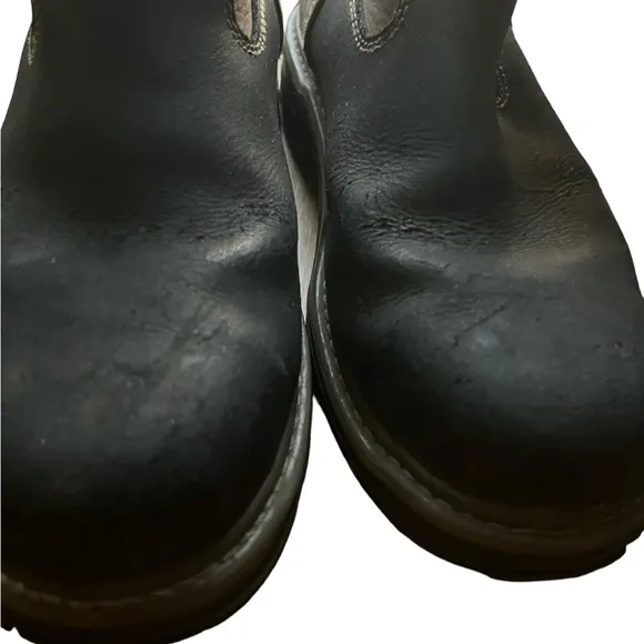 Wolverine multishox slip and oil resistant durable men’s work boots Sz 8