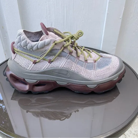 Women Nike Air Max Flyknit Venture Shoes Platinum Violet FD2110-002 Size 10.5
