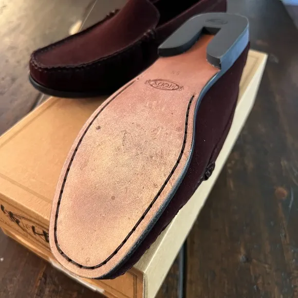 Women’s Authentic Tod’s Brown Suede Loafer Moccasin Flat