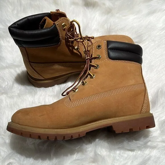 Women's Linden Wood Waterproof Lug Sole Boots Size 9.  B79