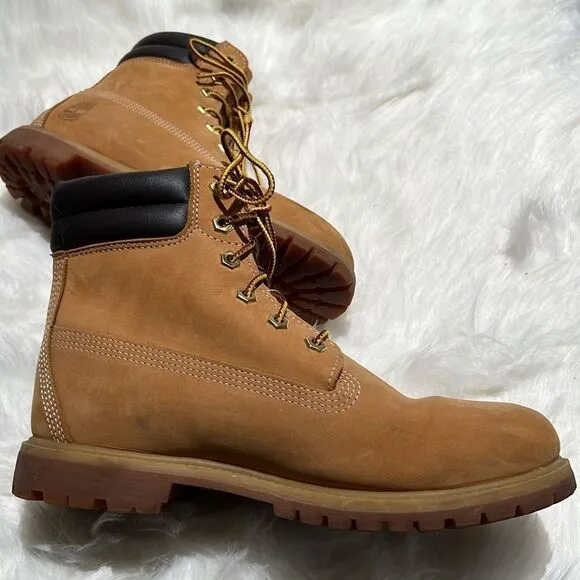 Women's Linden Wood Waterproof Lug Sole Boots Size 9.  B79