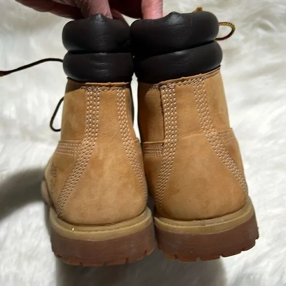 Women's Linden Wood Waterproof Lug Sole Boots Size 9.  B79