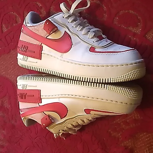 Womens Nike Air Force 1 red and white shoes size 7.5 - 8   😍GREAT CONDITION!!😍