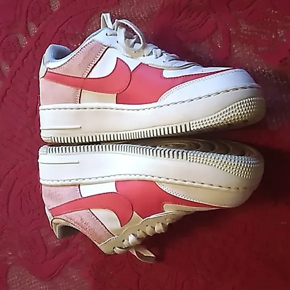 Womens Nike Air Force 1 red and white shoes size 7.5 - 8   😍GREAT CONDITION!!😍