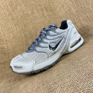 women’s Nike Airmax running shoe torch white gray size 9