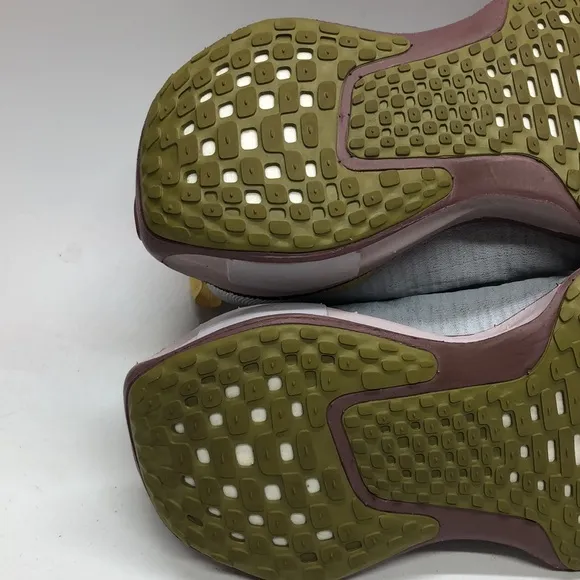 Womens Nike ZoomXInvincible Run FK 3 FN7997-005 Wide Tried on Without Box sz 6.5